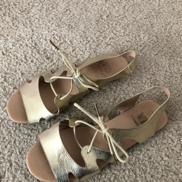 YD by Young Dimension Kids Sandals - Picture 2 of 3